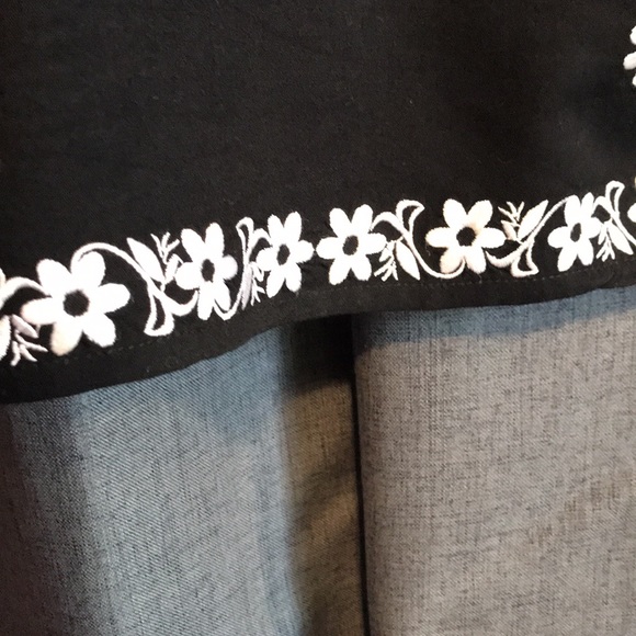 Clothes - Picture 4 of 4